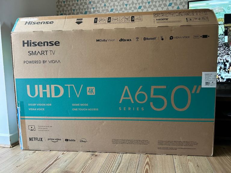 Hisense smart Tv 55'’with 