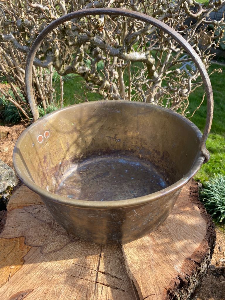 Vintage brass ( jeely) pan
