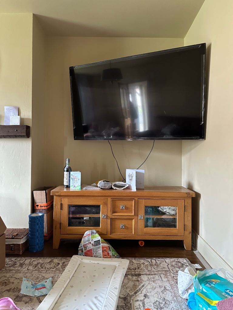 FREE Solid Wooden TV Unit / Entertainment Stand – Good Condition