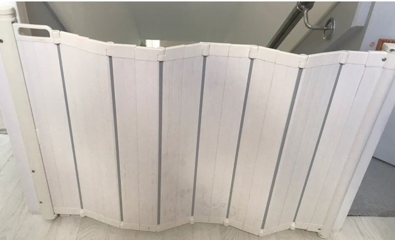 BabyDan retractable safety gate 