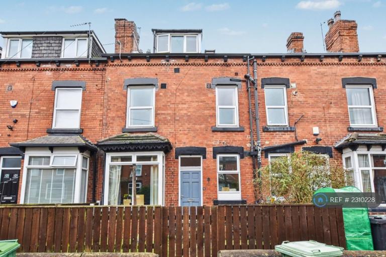3 bedroom house in Trelawn Avenue, Leeds, LS6 (3 bed) (#2310228)