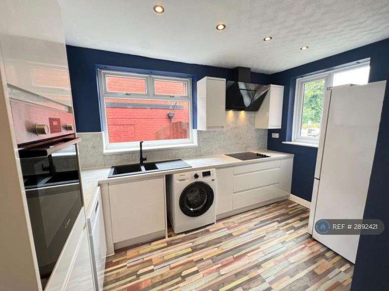 4 bedroom house in Eccles Old Road, Salford, M6 (4 bed) (#2892421)