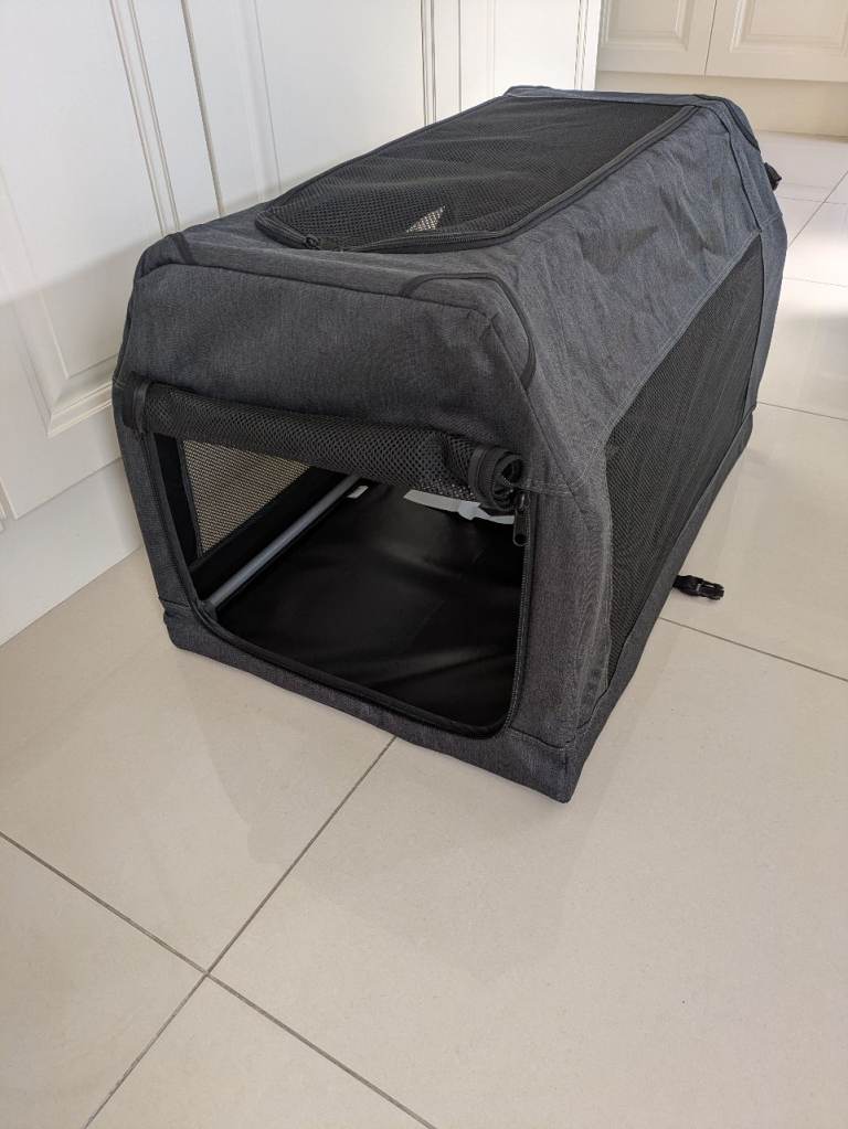 Folding fabric dog crate 