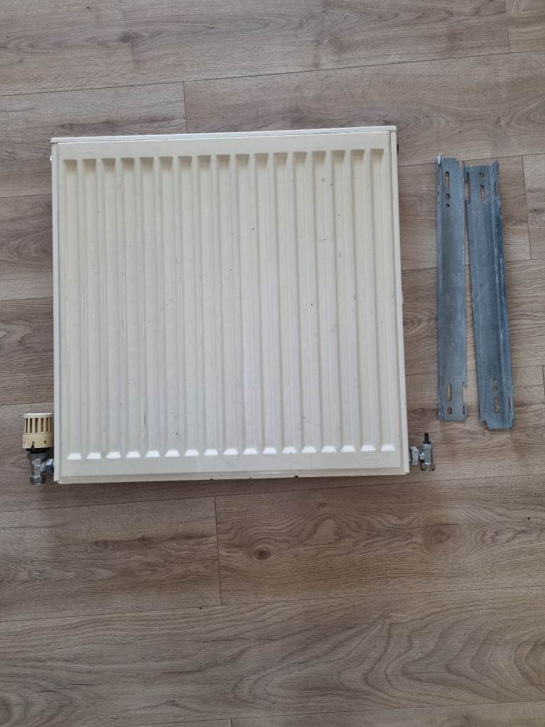 Radiator 600mm x 600mm with valves REDUCED