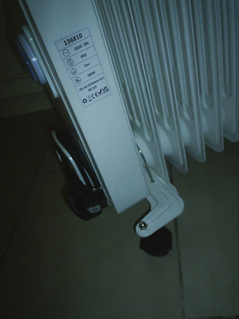 NEW Ecoso Electric Heater - 2KW Portable Oil Filled Radiator. Cost £70 ...