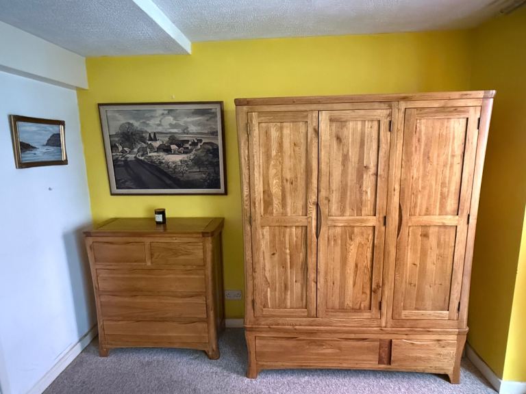 Solid Oak Furniture Set + BRAND NEW Mirror (Still Boxed) – Collection Somerton