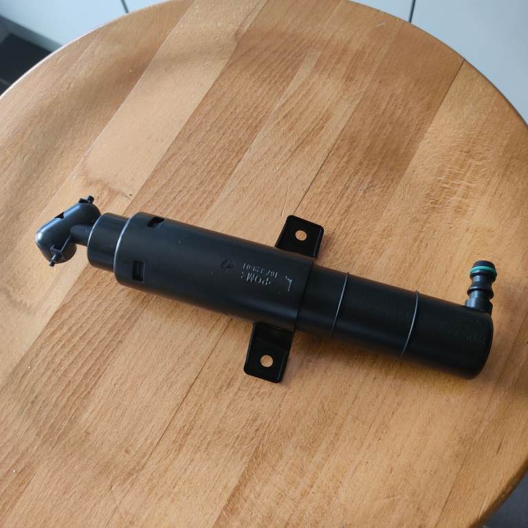 JAGUAR XF LEFT HEADLIGHT WASHER NOZZLE