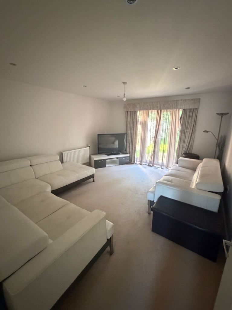 Stunning 6-Bedroom Fully Furnished Home – Bedgebury Place, MK7, Milton Keynes