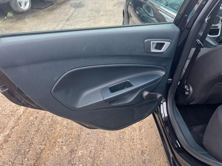 2012 Ford Fiesta 1.4 Zetec 5dr HATCHBACK PETROL Manual