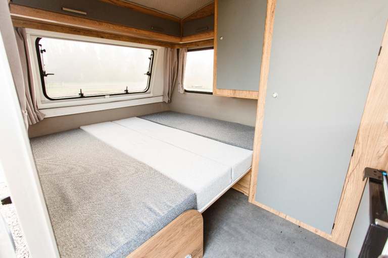 Freedom Jetstream Twin Sport Flare | Small 2 Berth Caravan with Shower