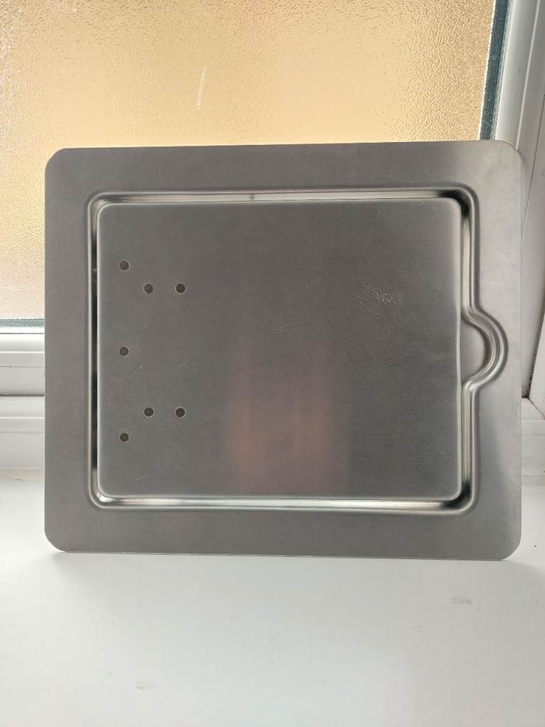 Aluminum fuel filler flap