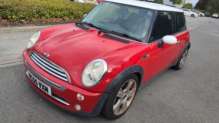Mini Cooper 1.6 R50 (November MOT)