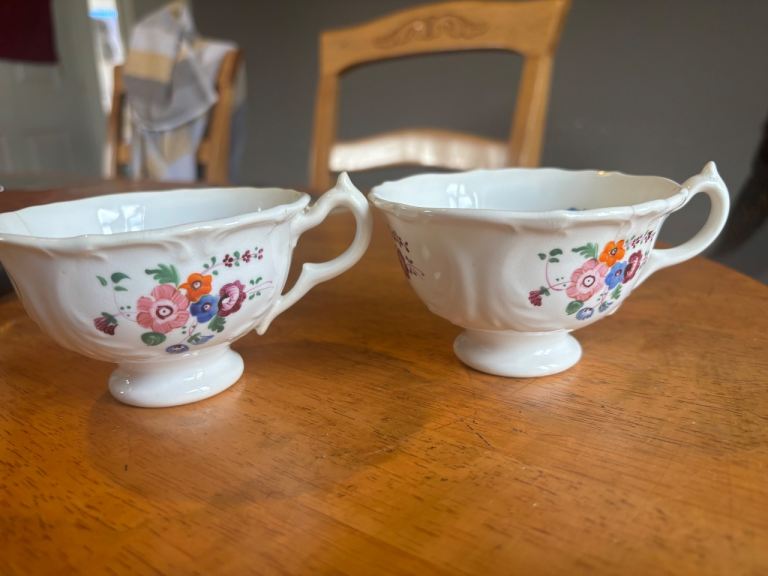 Vintage Floral Pedestal Teacups & Saucer / Dish – Minor Wear
