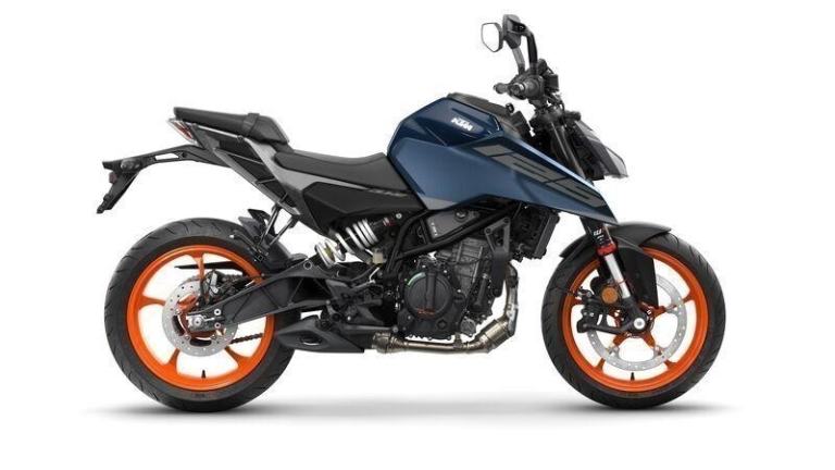 KTM 125 DUKE, 2026 MODEL, IN STOCK NOW. 4 YEARS WARRANTY.