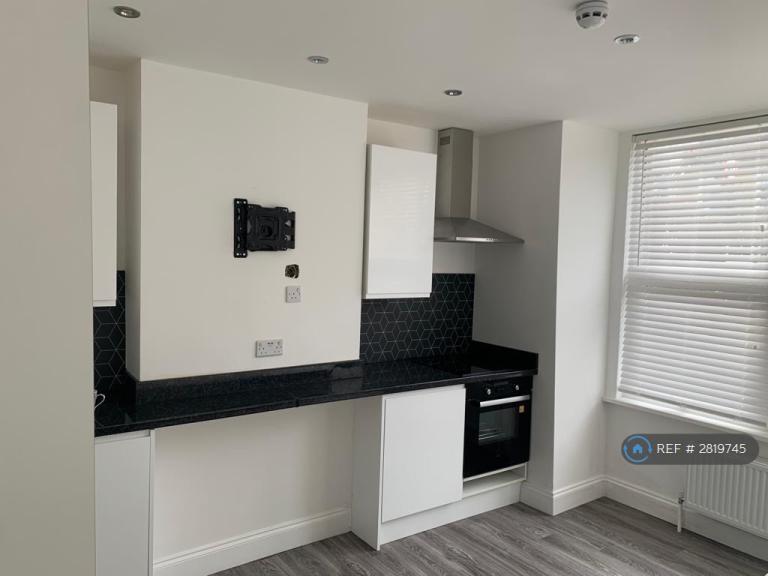 1 bedroom in London, London, SW17 (#2819745)