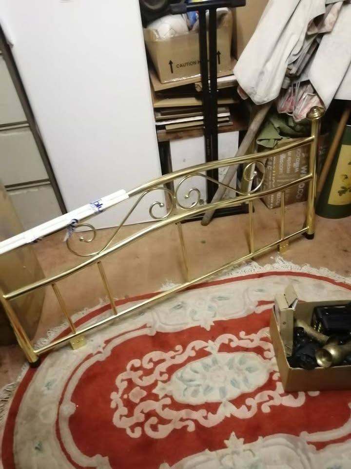 BRASS COLOUR METAL HEADBOARD (DOUBLE BED)