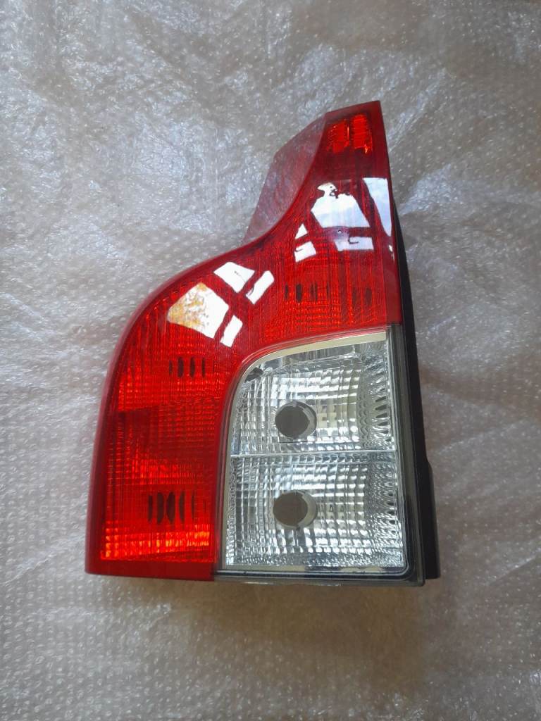 Volvo XC90 mk1 rear passenger side light