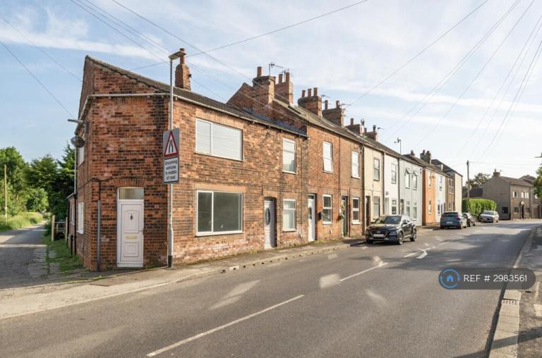 2 bedroom house in Low St, Goole, DN14 (2 bed) (#2983561)
