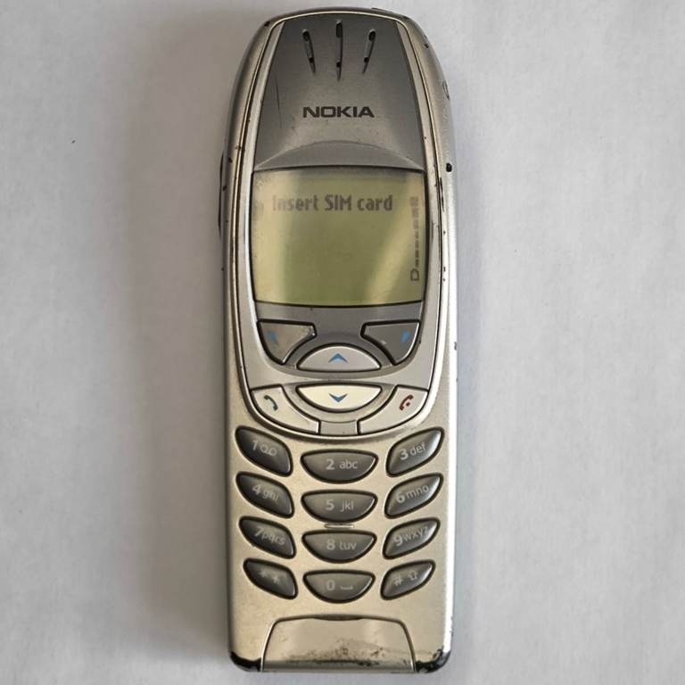 Nokia 6310i – Classic Retro Mobile (Silver)
