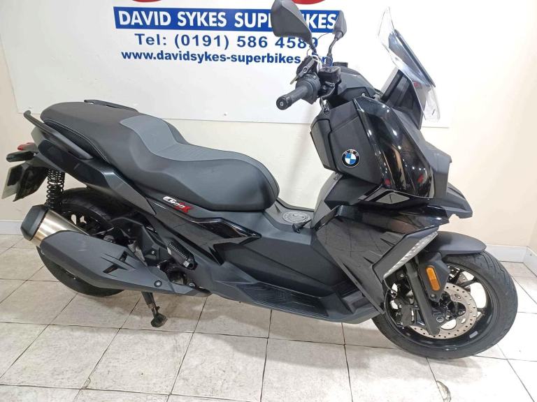 BMW C 400 X  FULL AUTO SUPA SCOOT 22-REG ONLY 3210 MILES £4599.OTR