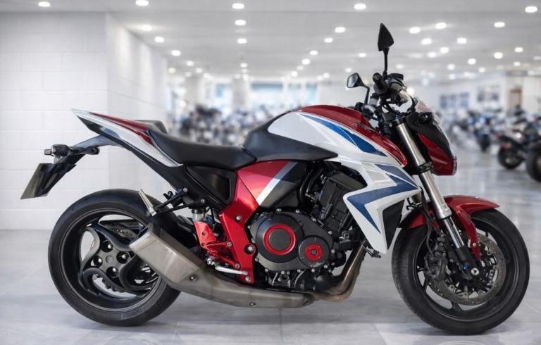 2015 HONDA CB1000R A-F - CB1000R - ONE OWNER - 16K MILES - JUST HAD BIG SERVICE