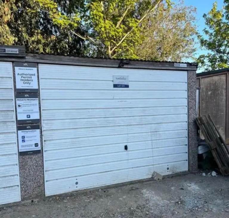 Garage to rent with immediate effect