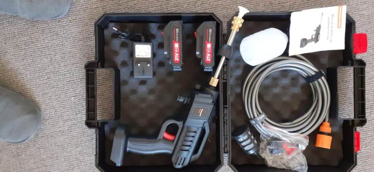 Presure washer  12v  as new used once.