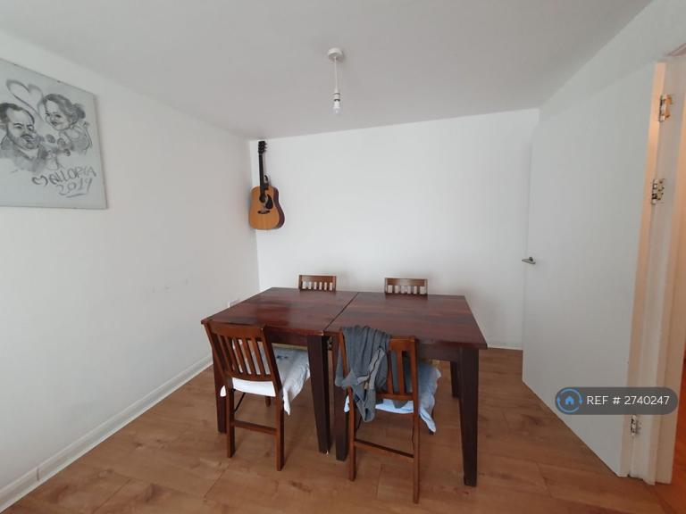2 bedroom flat in Moorhead Close, Cardiff, CF24 (2 bed) (#2740247)