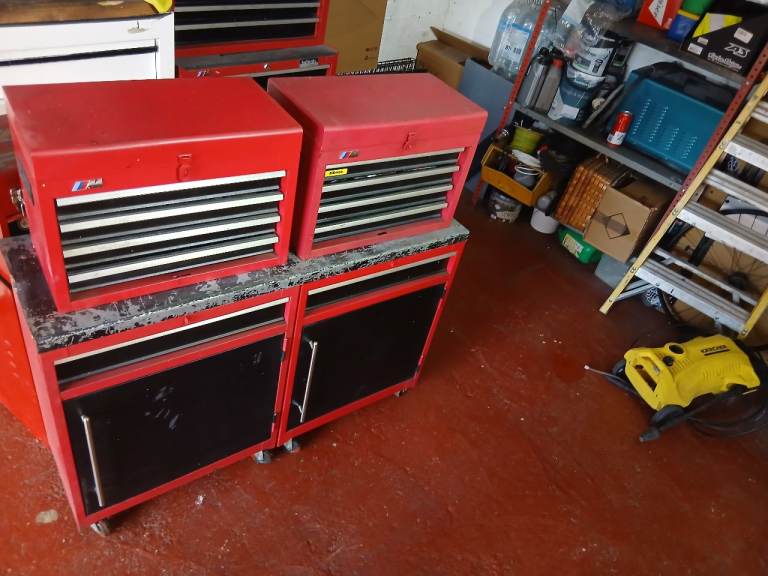 Red Metal Tool Chests and Cabinets on Wheels