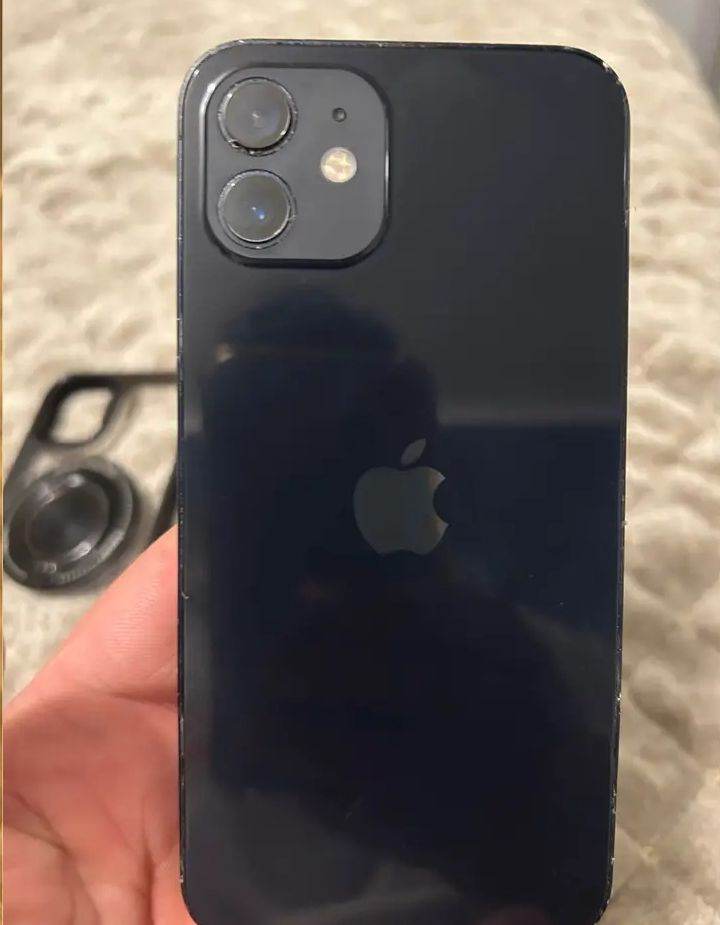 iPhone 12 - Unlocked - 128GB - Good condition 