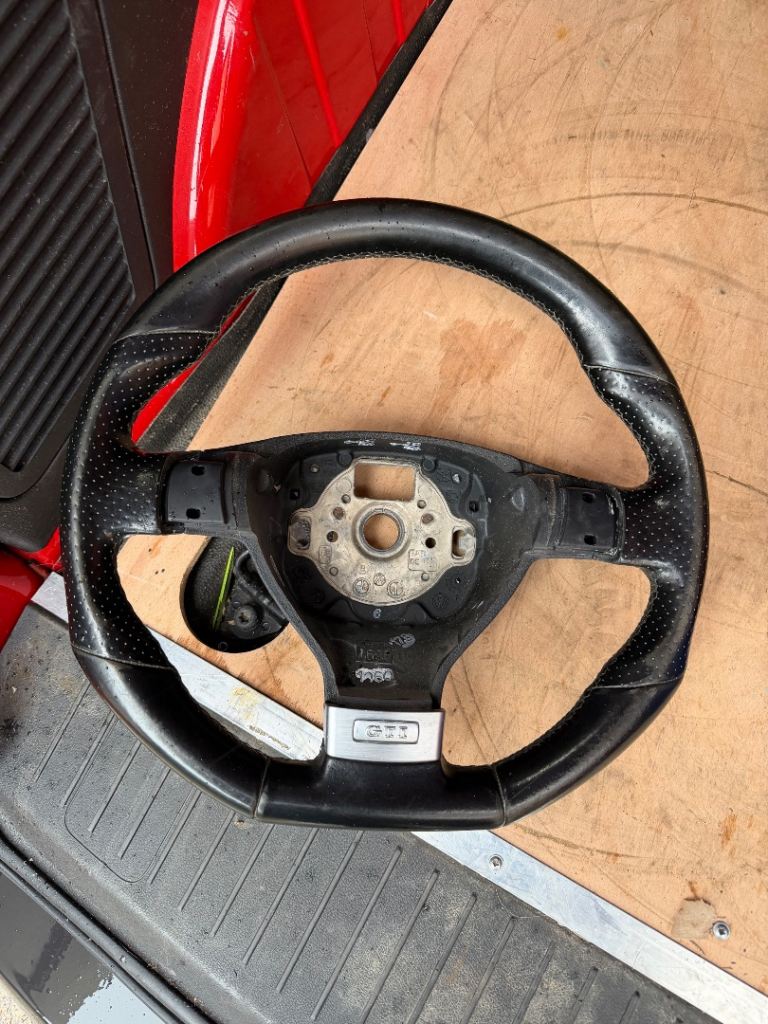 Mk5 Golf GTI steering Wheel