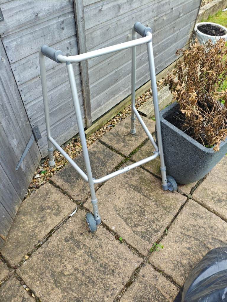 Assistance walker walking frame 