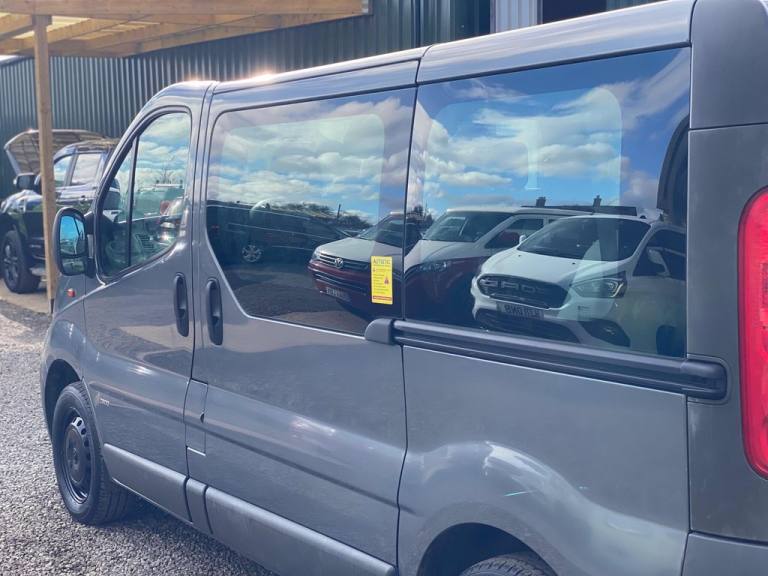 2011 Vauxhall Vivaro 2.0 2900 CDTi ecoFLEX 16v Combi FWD L1 H1 5dr MPV Diesel Manual