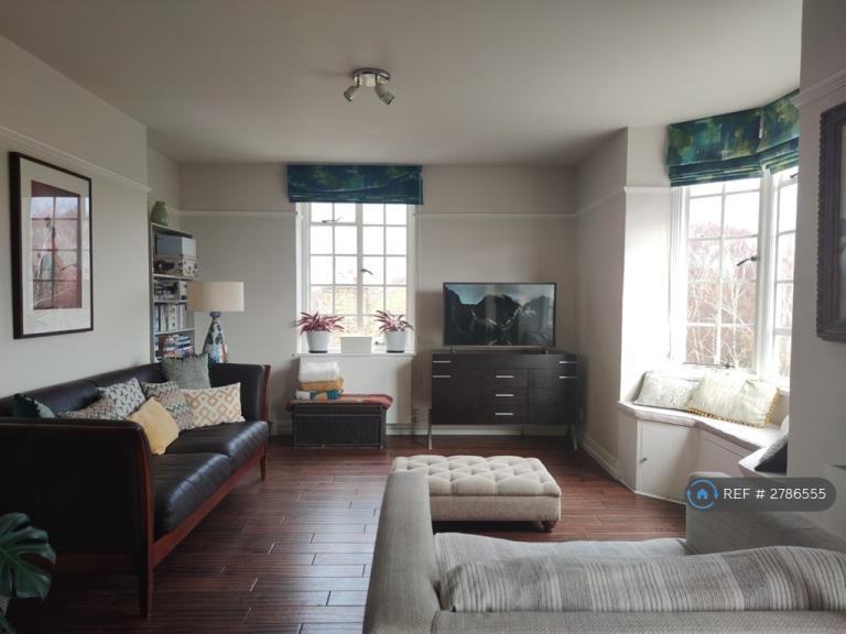 3 bedroom flat in Hyde Vale, Greenwich, SE10 (3 bed) (#2786555)