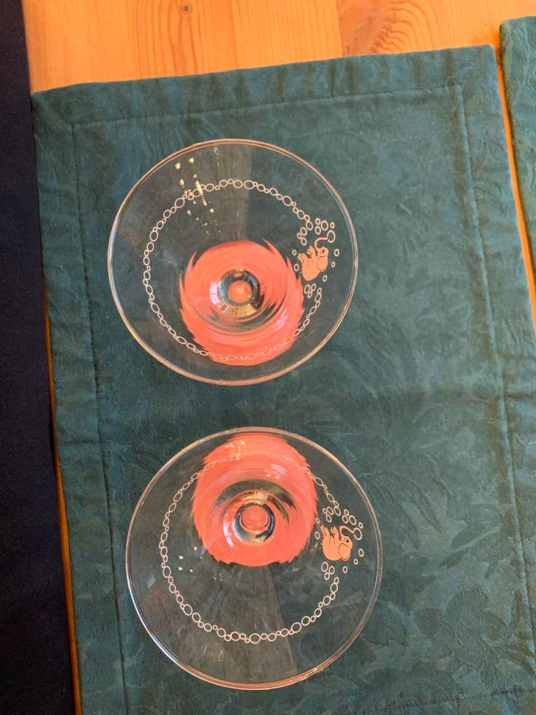 2 small, decorated Martini glasses