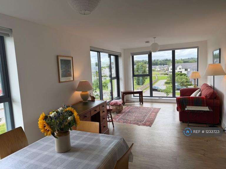 2 bedroom flat in Pinewood Gardens, Aberdeeb, AB15 (2 bed) (#1233723)