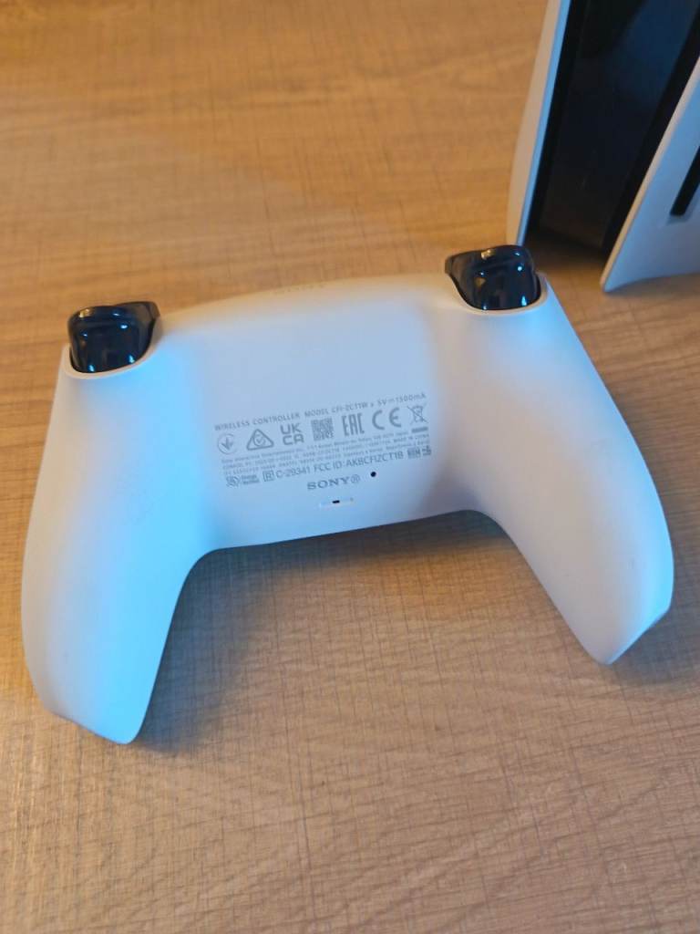 PS5 / PlayStation 5 825GB Disc Edition Console