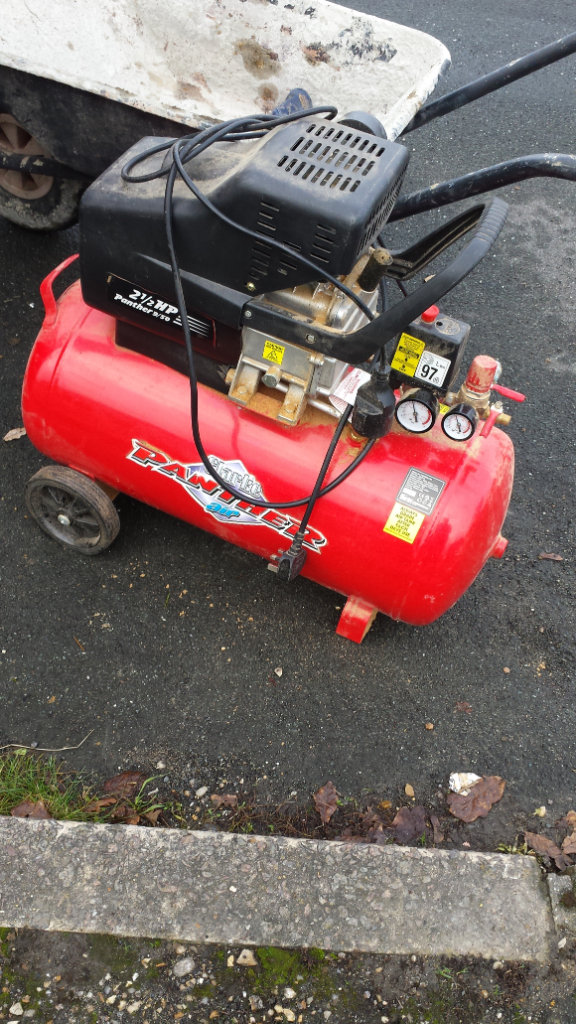 Clarke 2.5HP Panther 9-50, 50L Compressor & bundle of tools as shown PWO VGC
