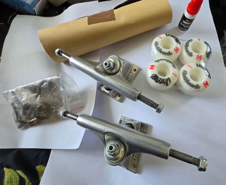 New Skateboard Trucks and Wheels Set