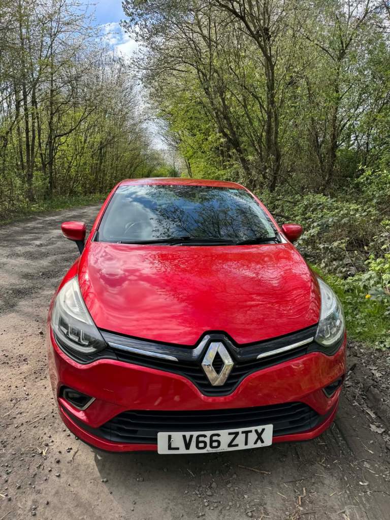 Renault CLIO 2016 red 1.5