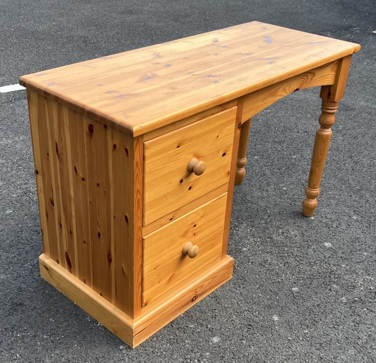 A QUALITY SOLID PINE DESK