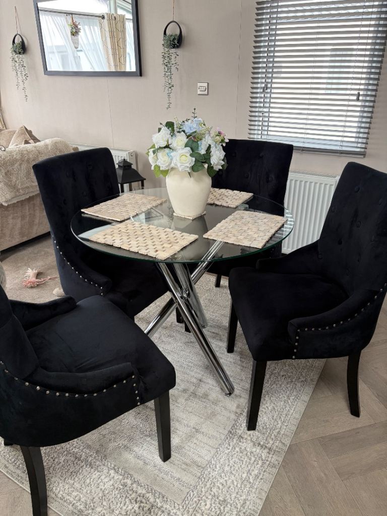Glass dining table and 4 chairs 