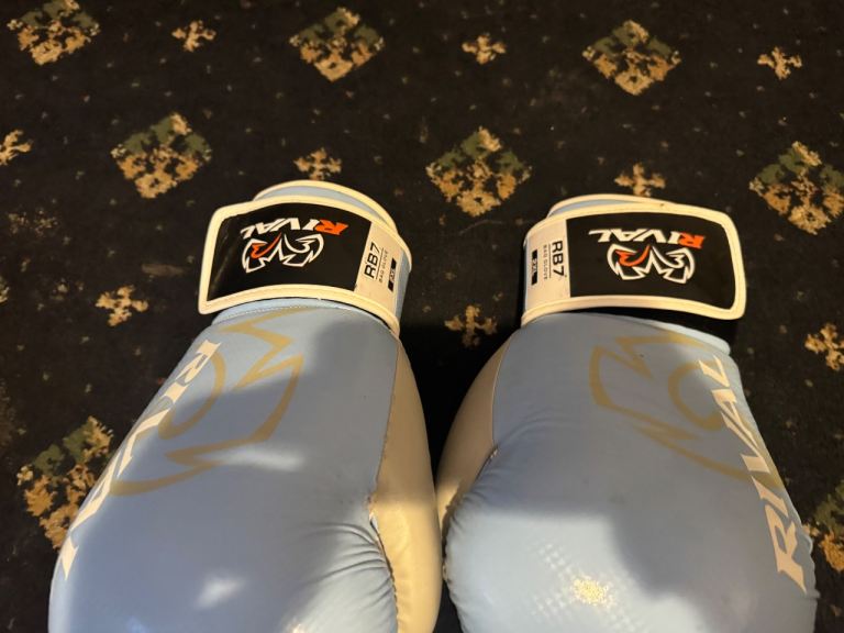 Boxing gloves 