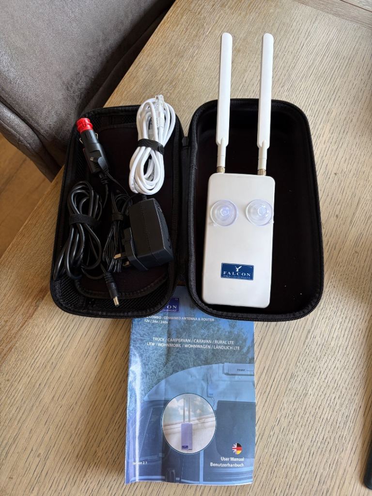 Falcon Caravan /Motorhome 4G Combined WiFi Antenna and Router