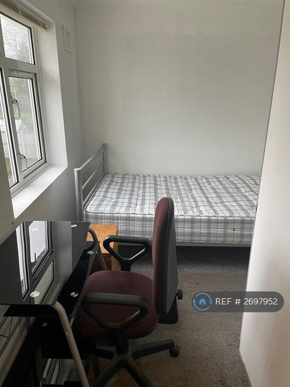 1 bedroom in Exmoor Close, Chelmsford, CM1 (#2697952)