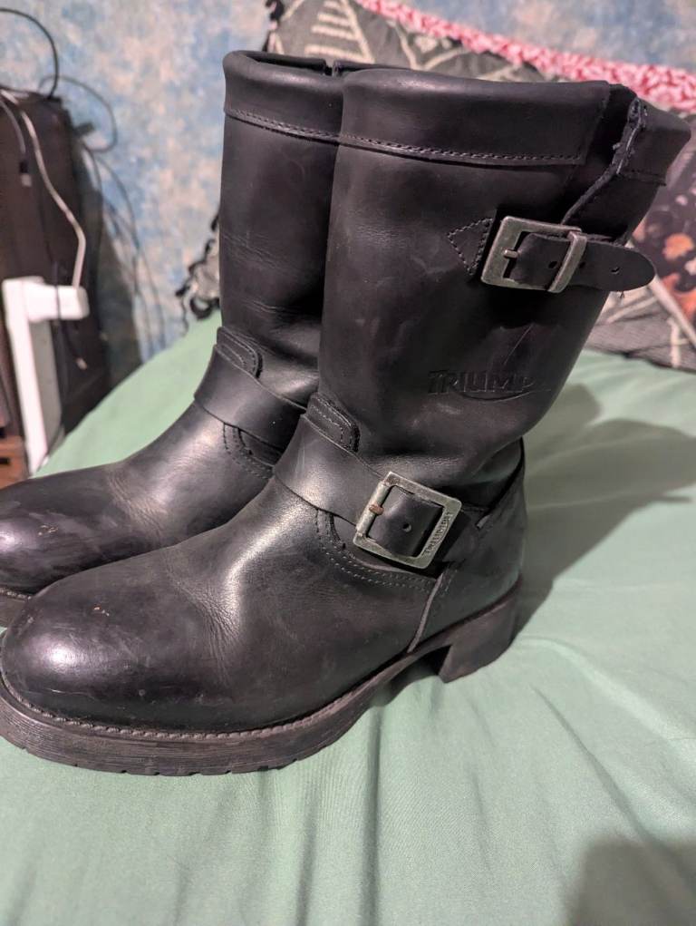 Ladies Triumph leather motorcycle boots