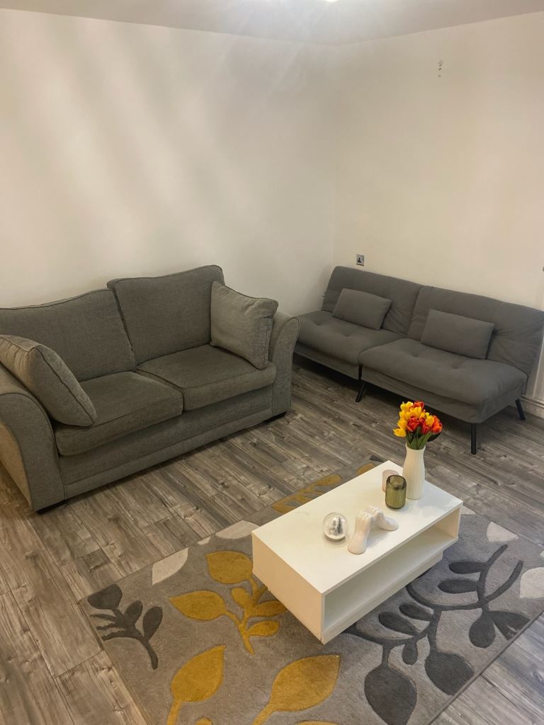 1 Bedroom Flat Centrally Located 