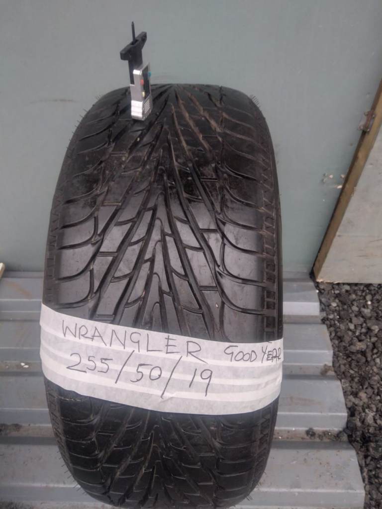 Part worn tyre Wrangler Goodyear 255 50 19