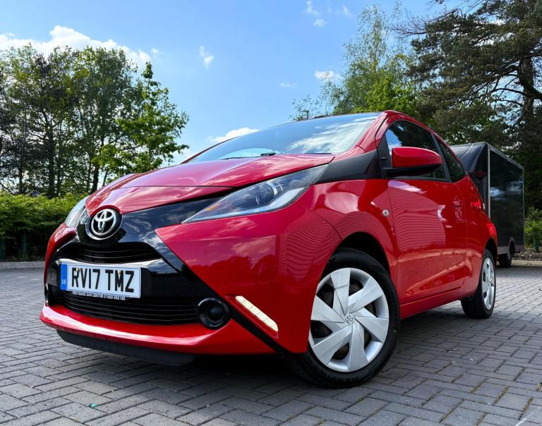 2017 Toyota AYGO 1.0 VVT-i X-PLAY GREAT SPEC ULEZ COMLIANT AND £20 A YEAR ROAD TAX !!! HATCHBACK ...