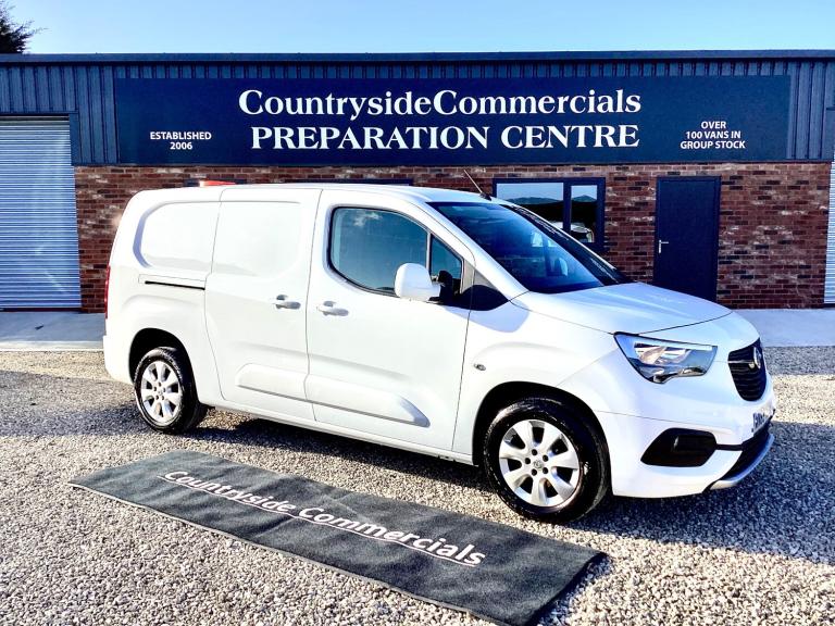 2020 Vauxhall Combo 1.5D 2300 100BHP TURBO L2 LE NAV VAN / LONG WHEEL BASE / TWIN DOORS PANEL VAN...